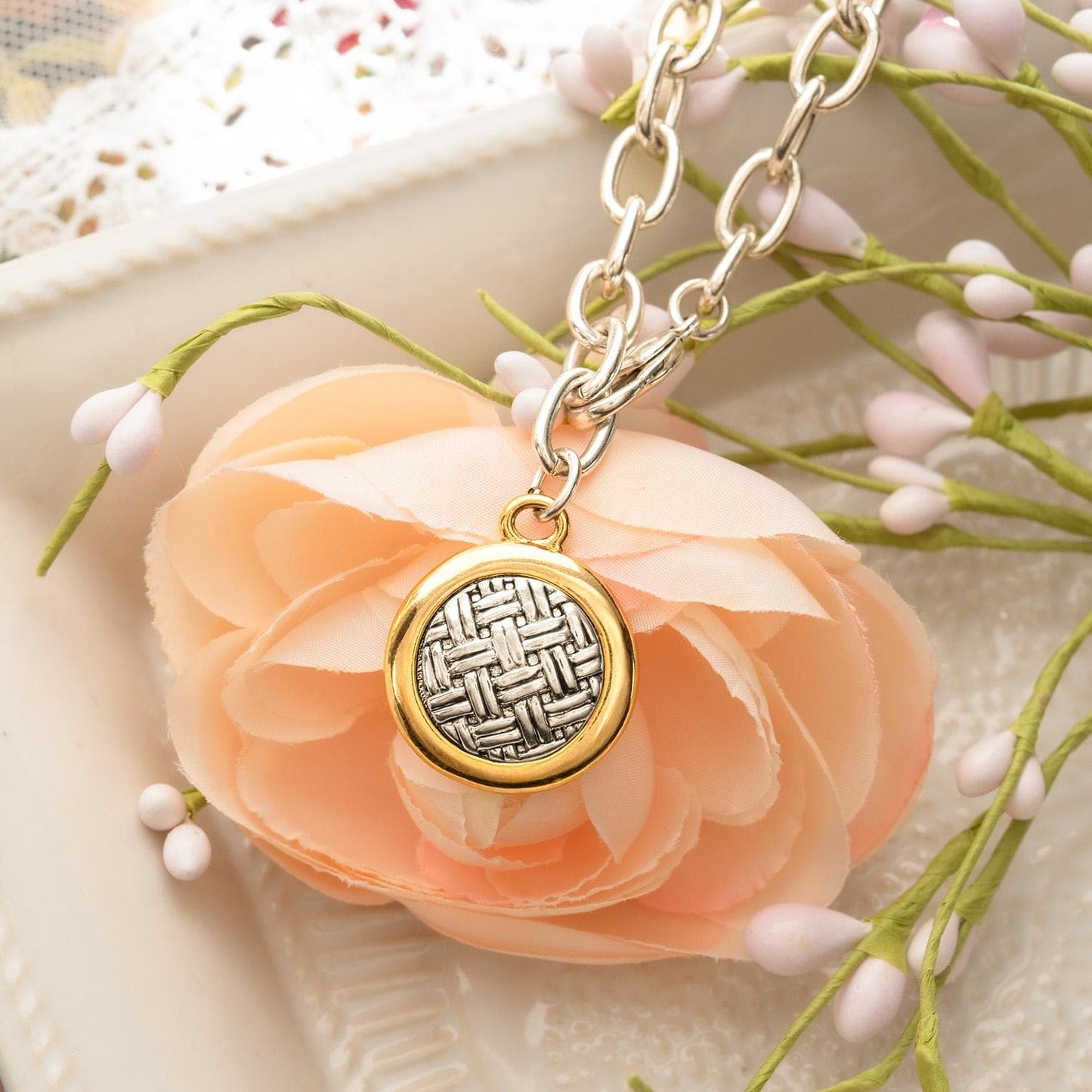 Vintage Oscar De La Renta Gold and Silver 16" Inch Pendant Reversable Necklace Basket Weave Designer Oscar Logo for Women Girls Necklaces