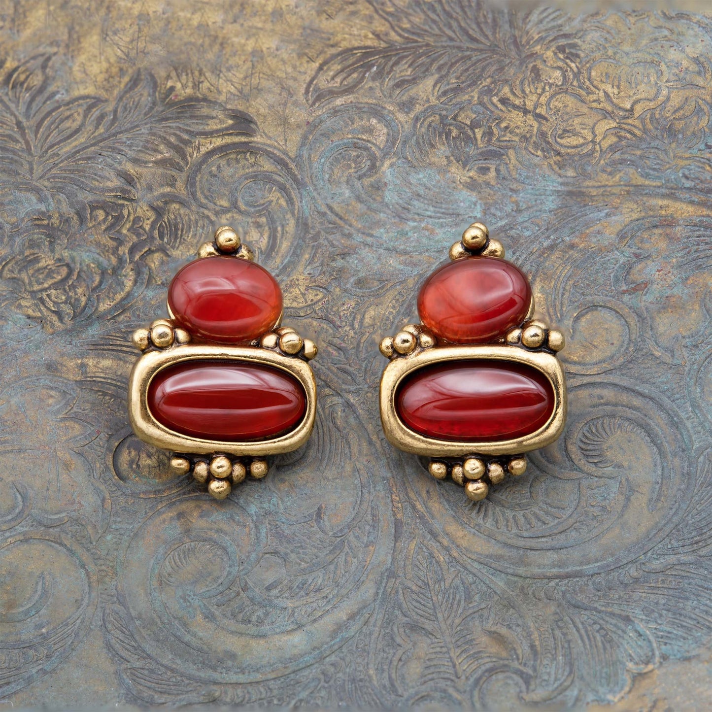 Vintage Earrings Oscar de la Renta Clip Earrings Gold with Carnelian Stones OSE-134-C