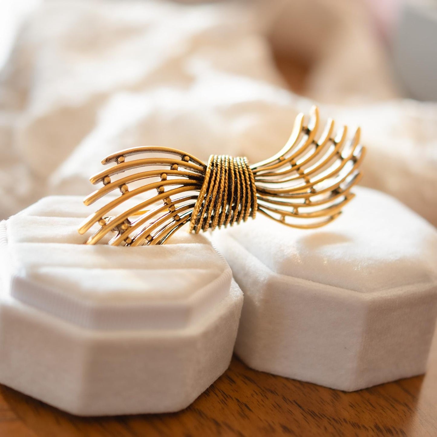 Vintage Oscar de la Renta Gold Swirl Brooch Yellow Gold Plated Designer Pin