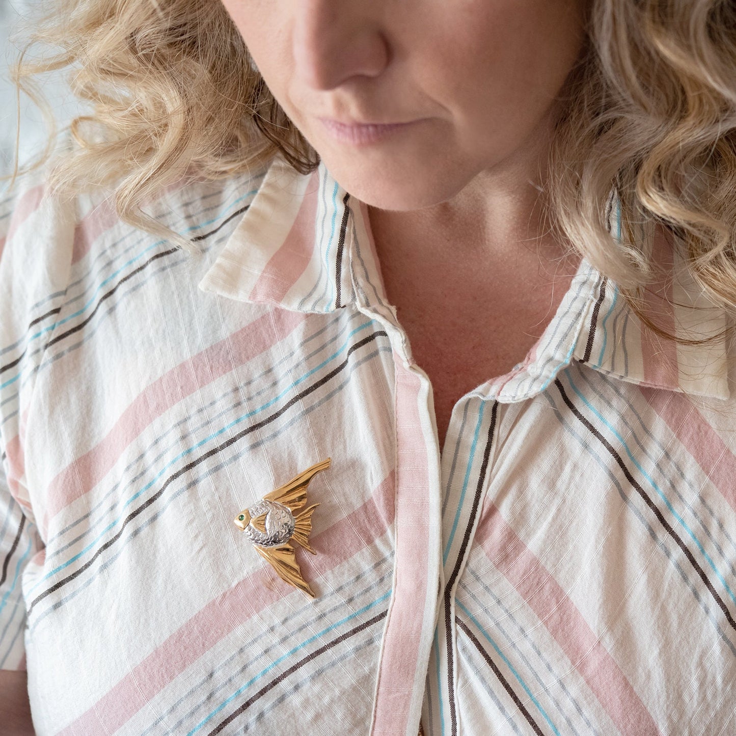 Vintage Fish Pin Emerald Swarovski Crystal Yellow and White 18k Gold Electroplated