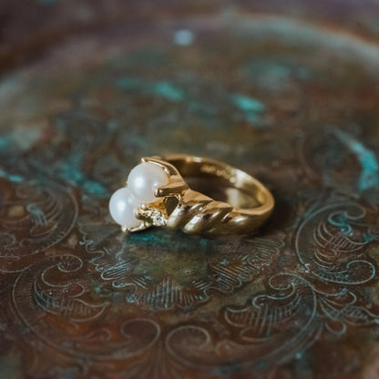 Vintage White Pearl and Austrian Crystal Ring 18k Yellow Gold Electroplated Made in USA