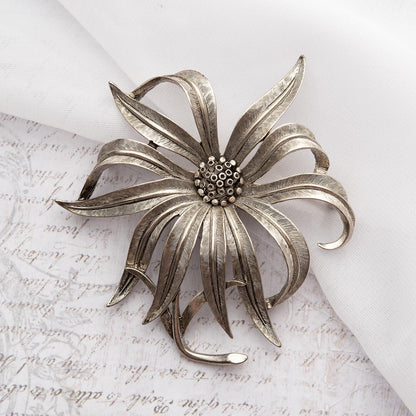 Oscar de la Renta Vintage Large Flower Brooch Silver Designer Flower Pin Womens Antique Lapel Pins