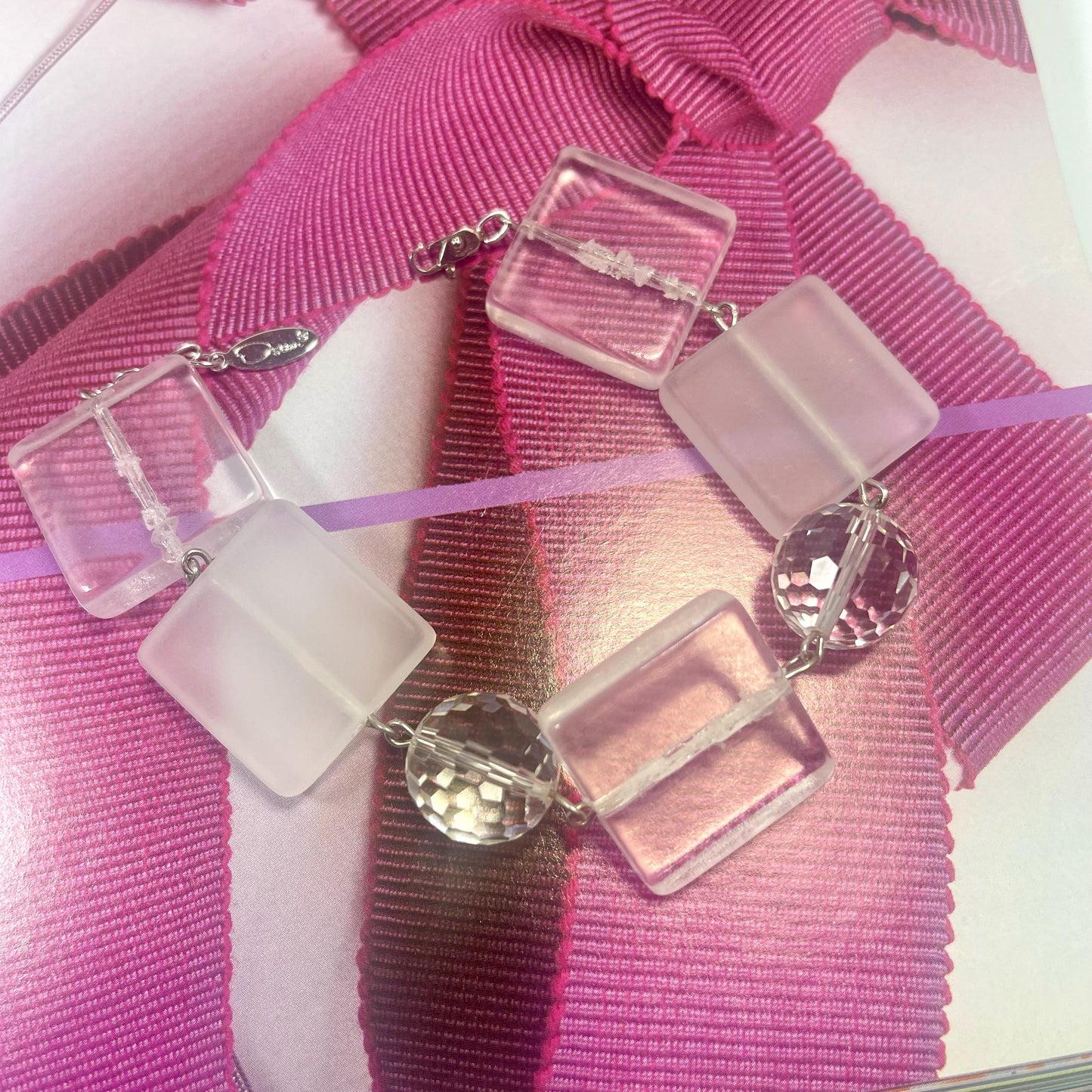 Vintage Oscar De La Renta Frosted & Clear Lucite Necklace Antique Elegant Lightweight
