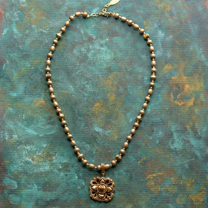 Vintage Oscar De La Renta 16 Inch Antiqued Gold Tone Pendant Necklace #OSN-438-Y