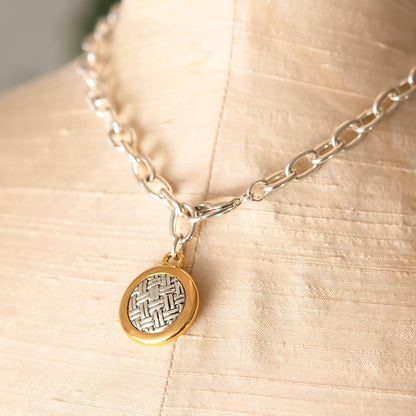 Vintage Oscar De La Renta Gold and Silver 16" Inch Pendant Reversable Necklace Basket Weave Designer Oscar Logo for Women Girls Necklaces