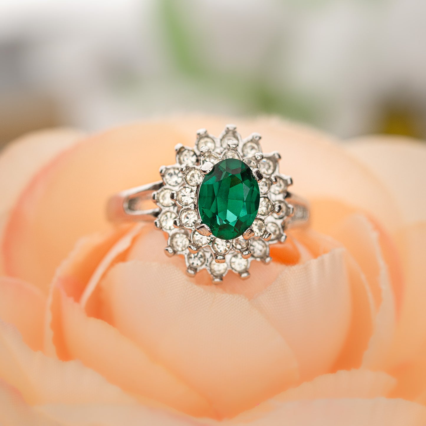 Vintage Ring Austrian Crystal Cocktail Ring 18k White Gold R1352 Antique Womans Jewelry