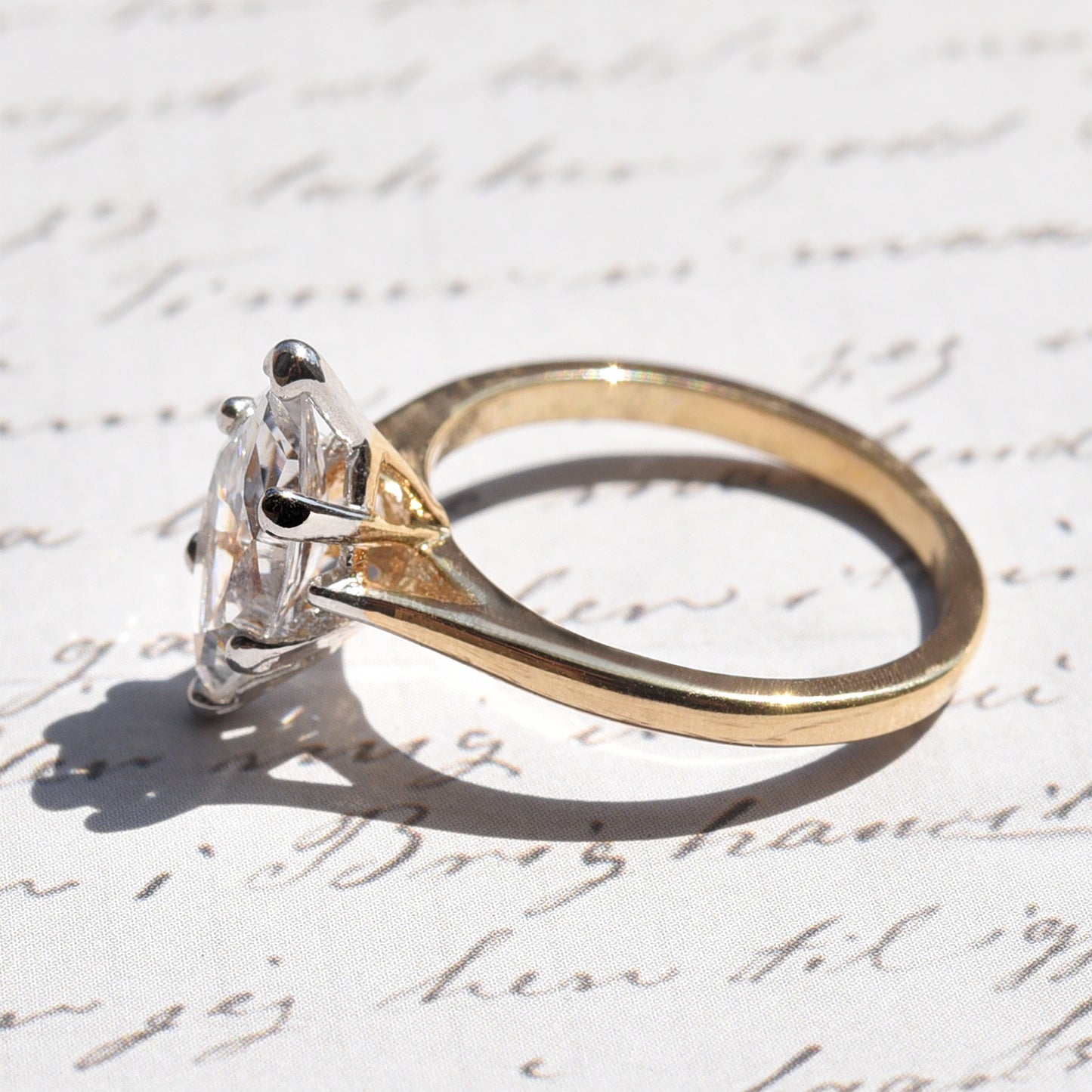 Vintage Ring Clear Cubic Zirconia Engagement Style Ring Antique Womans Jewelry 18k Gold Size: 7