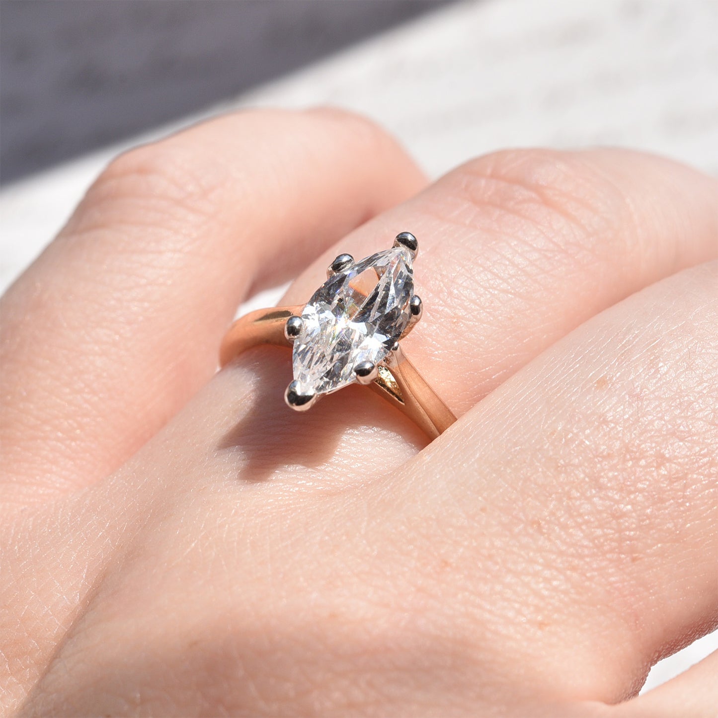 Vintage Ring Clear Cubic Zirconia Engagement Style Ring Antique Womans Jewelry 18k Gold Size: 7