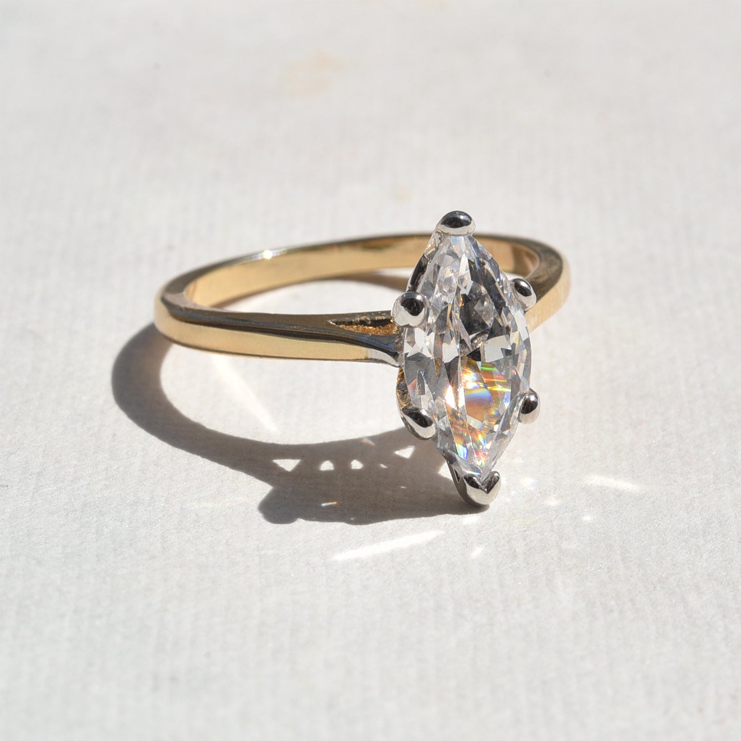 Vintage Ring Clear Cubic Zirconia Engagement Style Ring Antique Womans Jewelry 18k Gold Size: 7