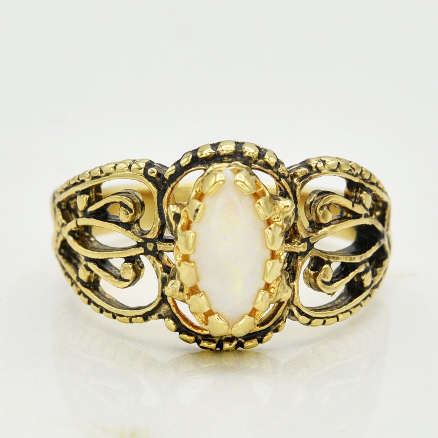 Vintage Ring Genuine Stone Opal or Onyx Cocktail Ring Antique Opals 18k Gold