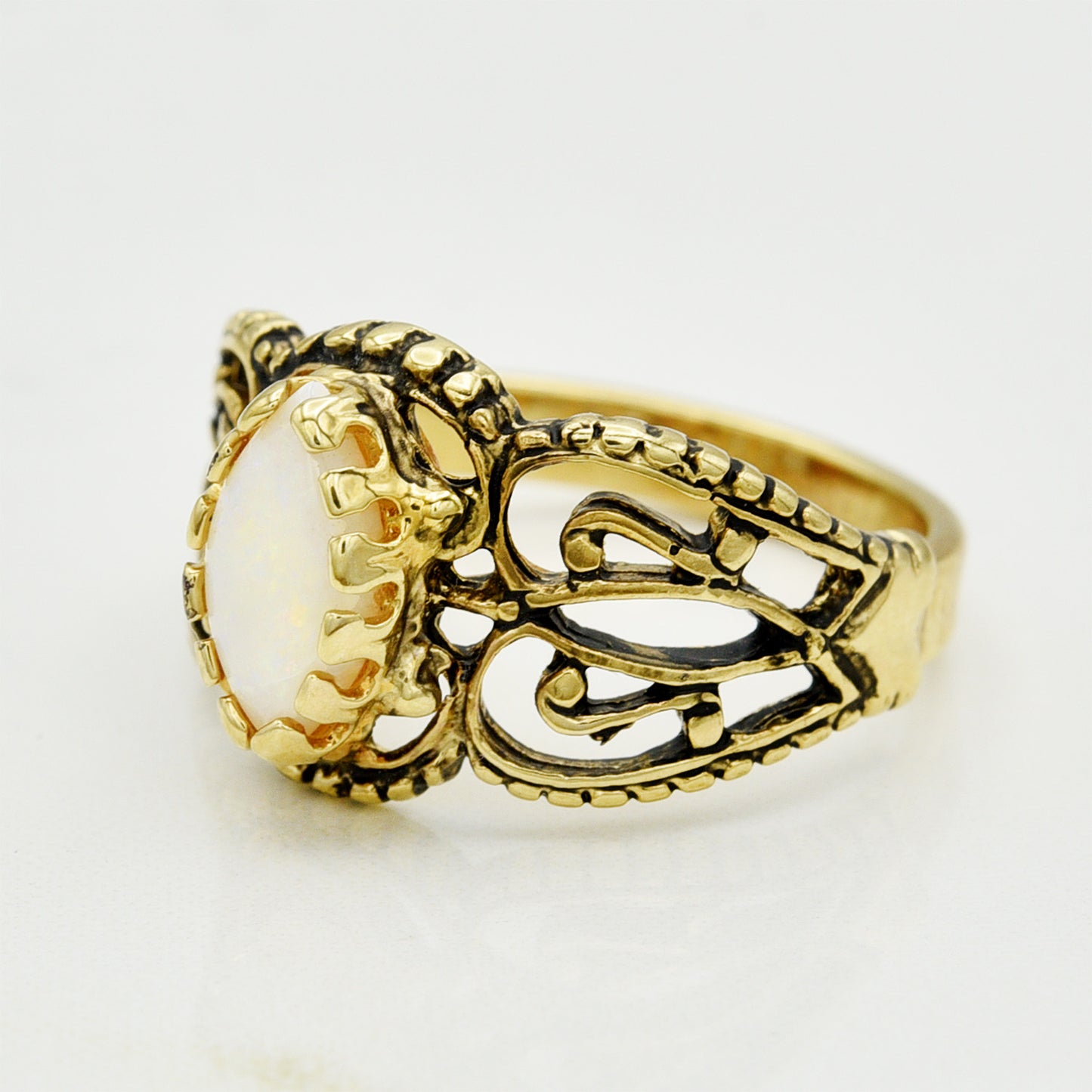 Vintage Ring Genuine Stone Opal or Onyx Cocktail Ring Antique Opals 18k Gold