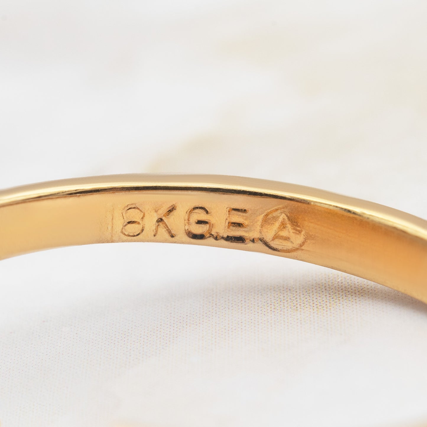 Vintage Ring Genuine Stone Opal or Onyx Cocktail Ring Antique Opals 18k Gold