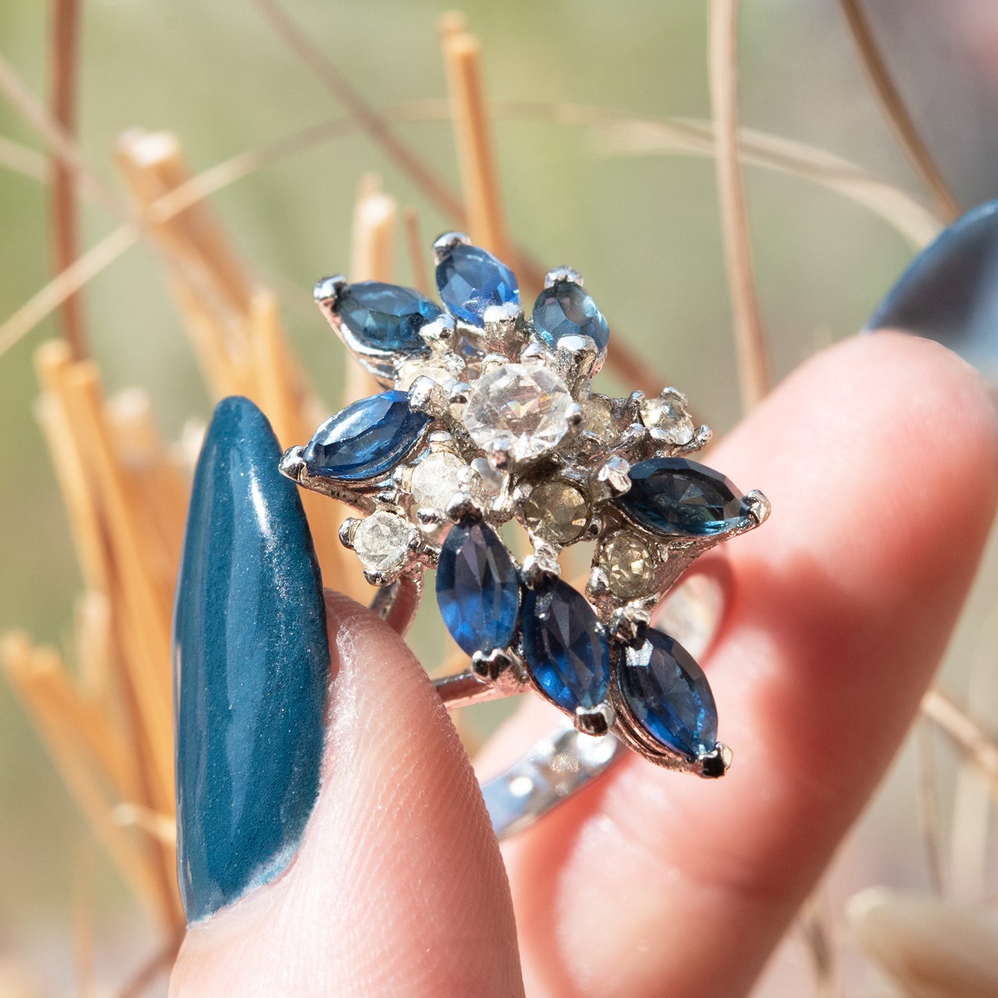 Vintage Jewelry Austrian Crystal Cocktail Ring 18k White Gold Electroplated