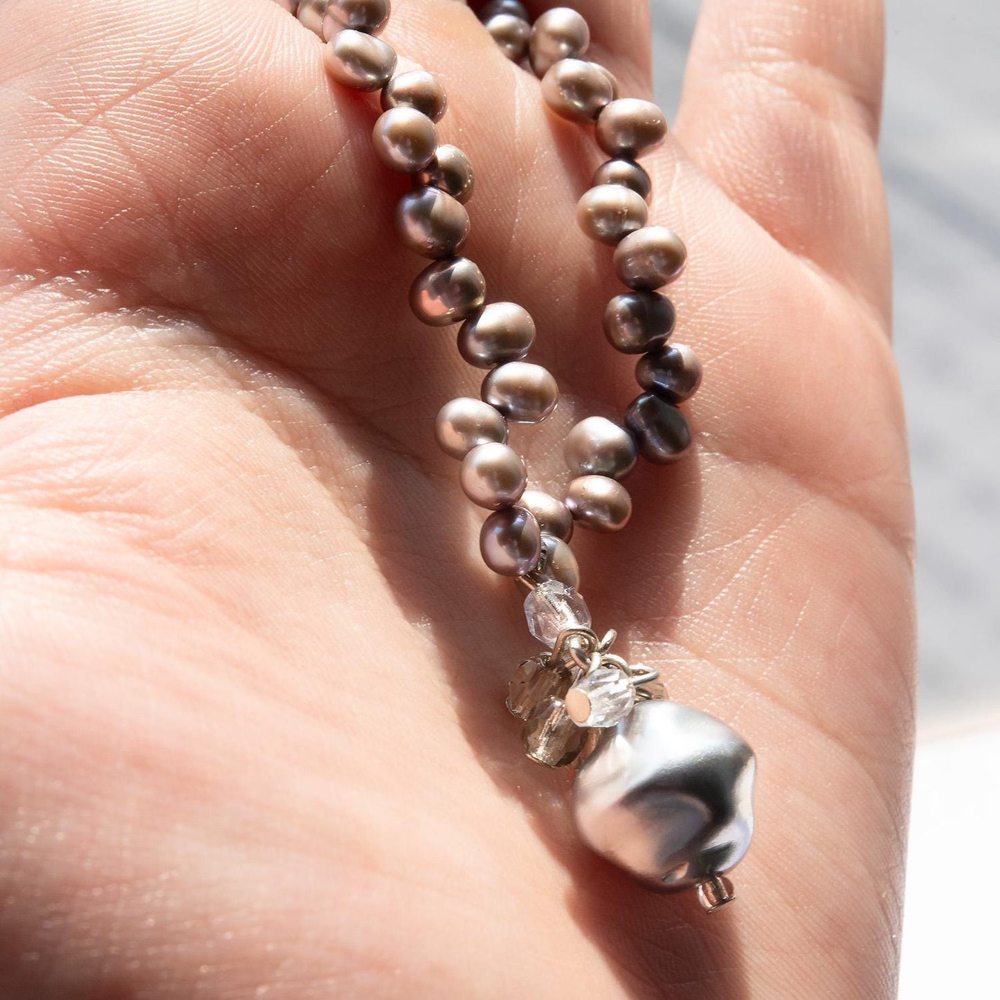 Vintage Oscar De La Renta Beautiful Freshwater Pearls and Crystal Pendant Necklace Jewelry for Women Bridal Necklace Designer Gray Pearls