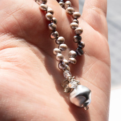 Vintage Oscar De La Renta Beautiful Freshwater Pearls and Crystal Pendant Necklace Jewelry for Women Bridal Necklace Designer Gray Pearls