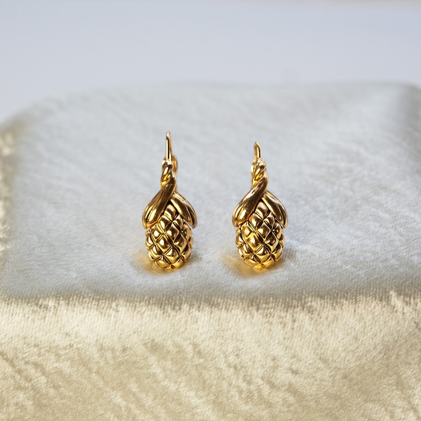 Oscar de la Renta Vintage Drop Earrings Gold Plated Women's Vintage Designer Earrings