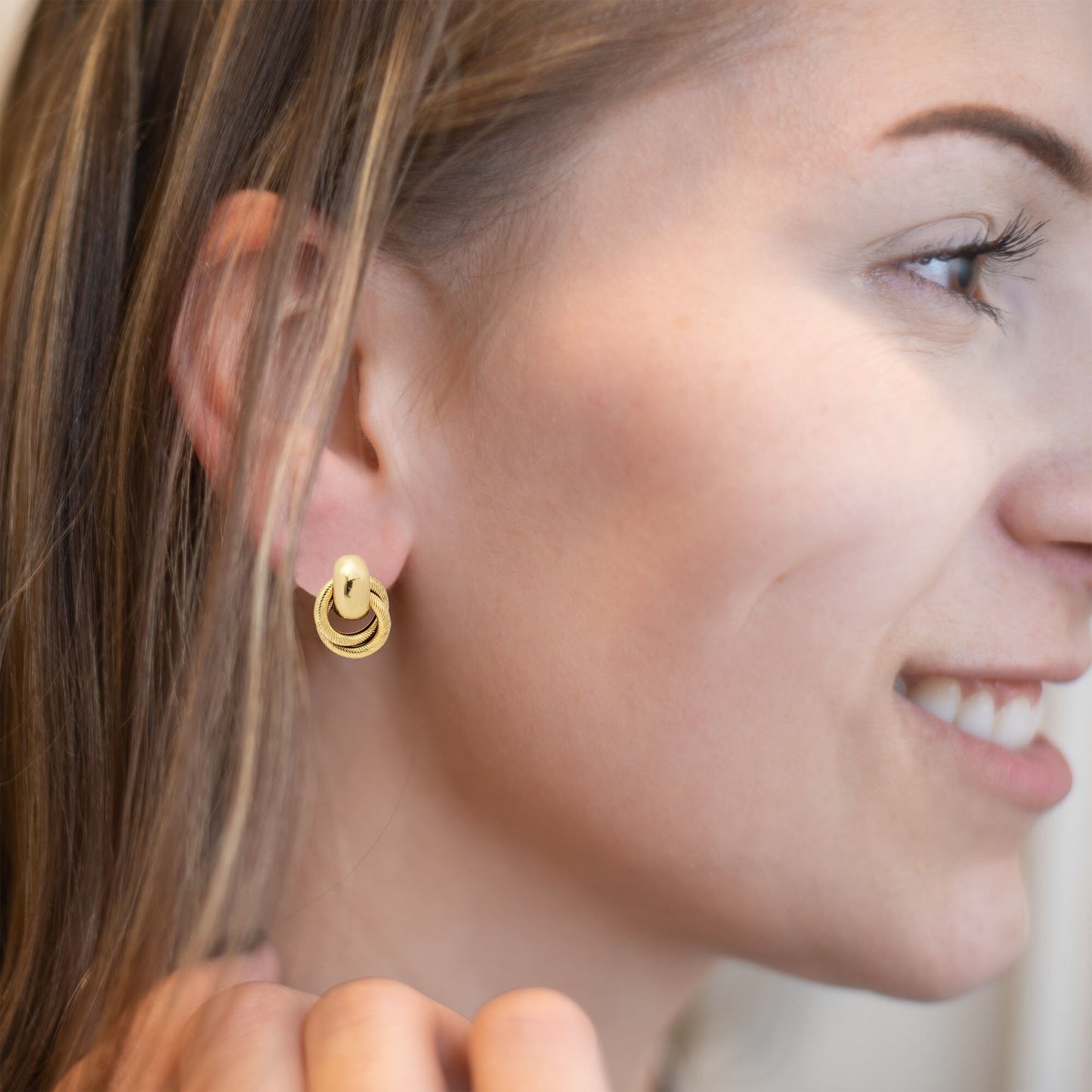 Vintage Women's Earrings Oscar de la Renta Antique Gold Pierced Earrings for Women OSE-4373