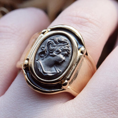 Women's Vintage Cameo Ring 18k Gold Electroplated Hand-Painted Black Oxidized Victorian Lady Face Jewelry Antique Rings Jewelry for Women