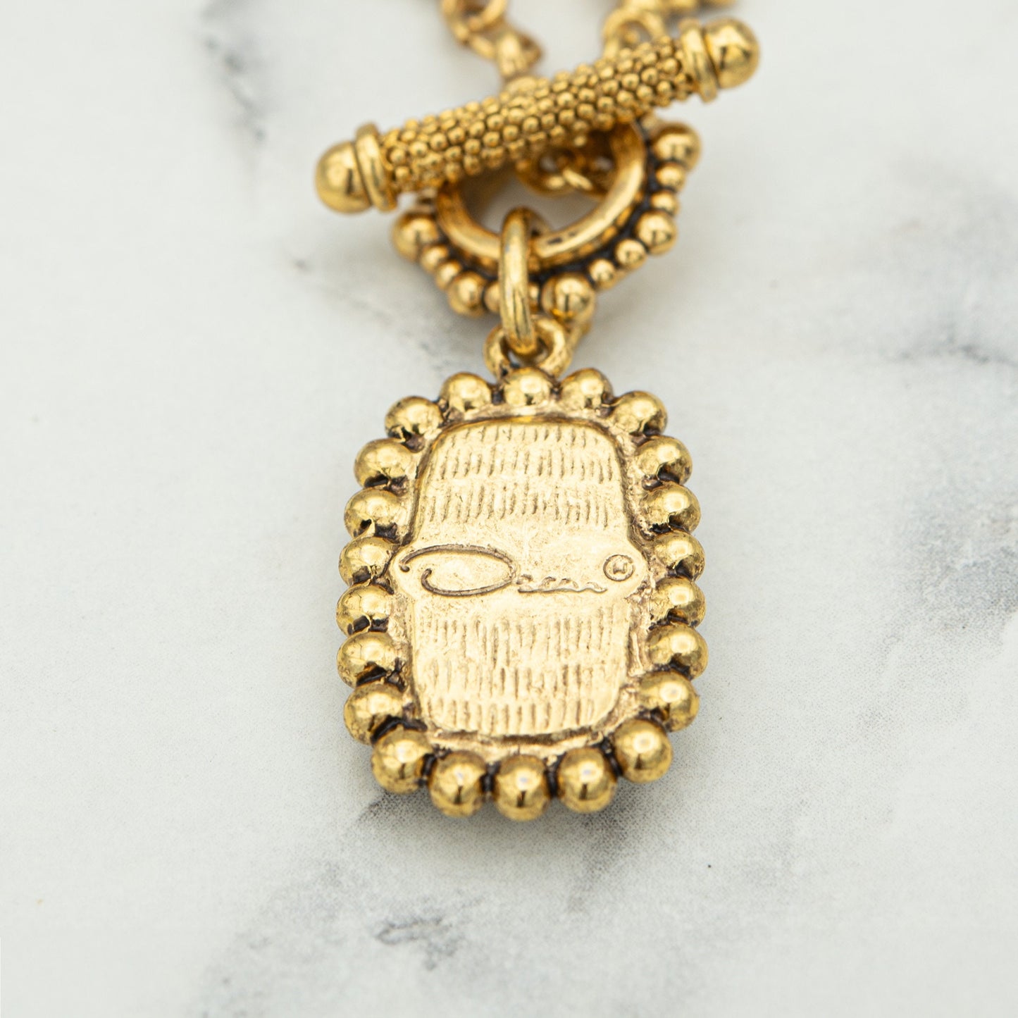 Vintage Oscar De La Renta Beautiful 16 Inch Gold and Carnelian Stone Necklace #OSN-498