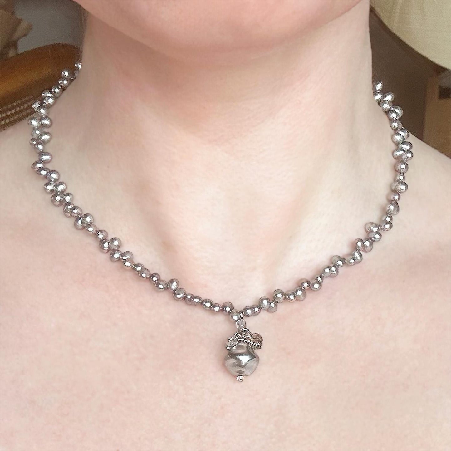 Vintage Oscar De La Renta Beautiful Freshwater Pearls and Crystal Pendant Necklace Jewelry for Women Bridal Necklace Designer Gray Pearls