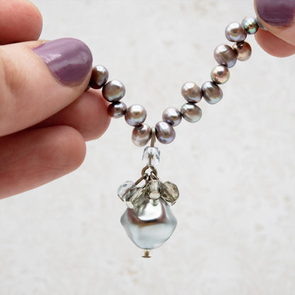 Vintage Oscar De La Renta Beautiful Freshwater Pearls and Crystal Pendant Necklace Jewelry for Women Bridal Necklace Designer Gray Pearls