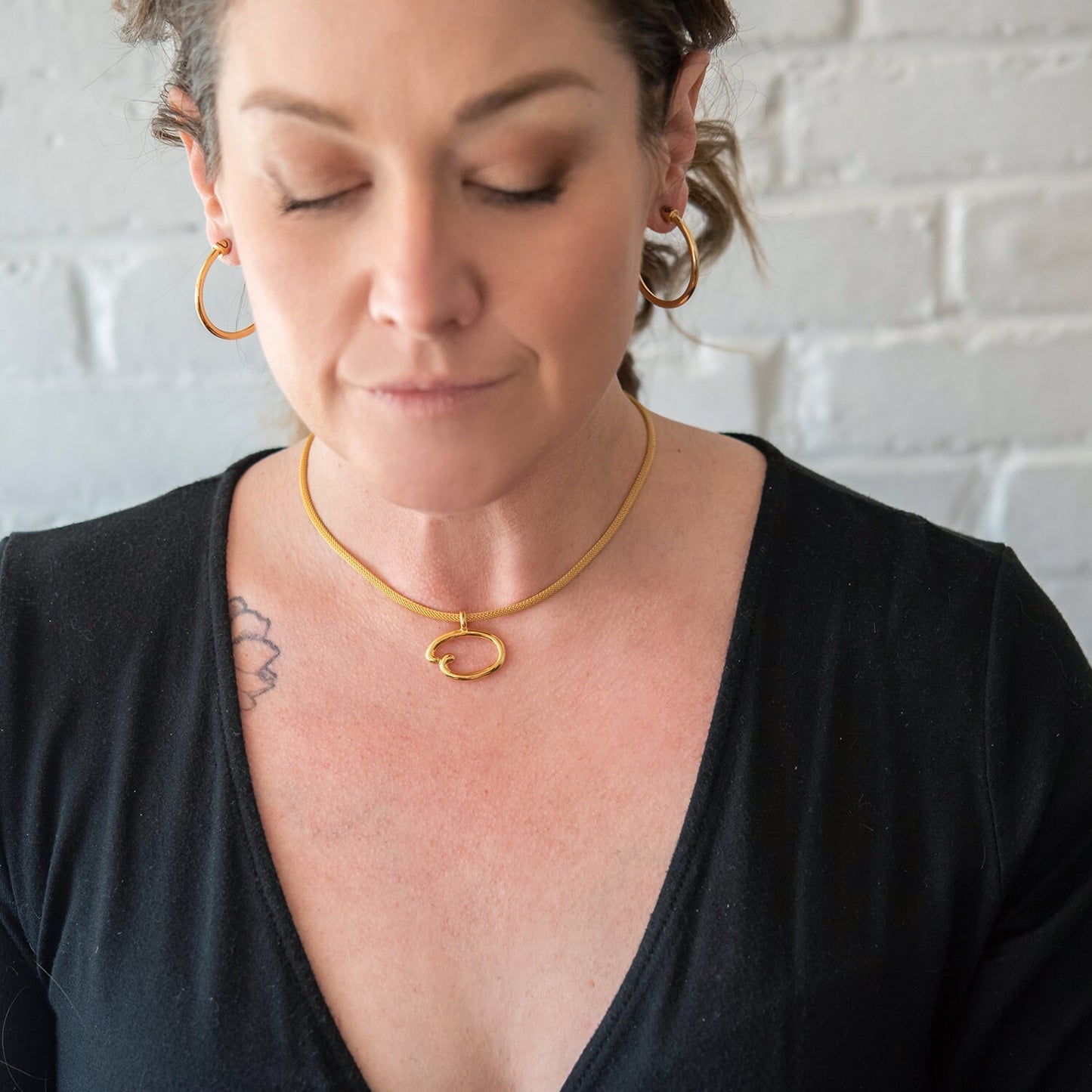 Vintage Oscar De La Renta Two Tone 1" Inch "O" Pendant Necklace and Earrings Set #OSNE-110