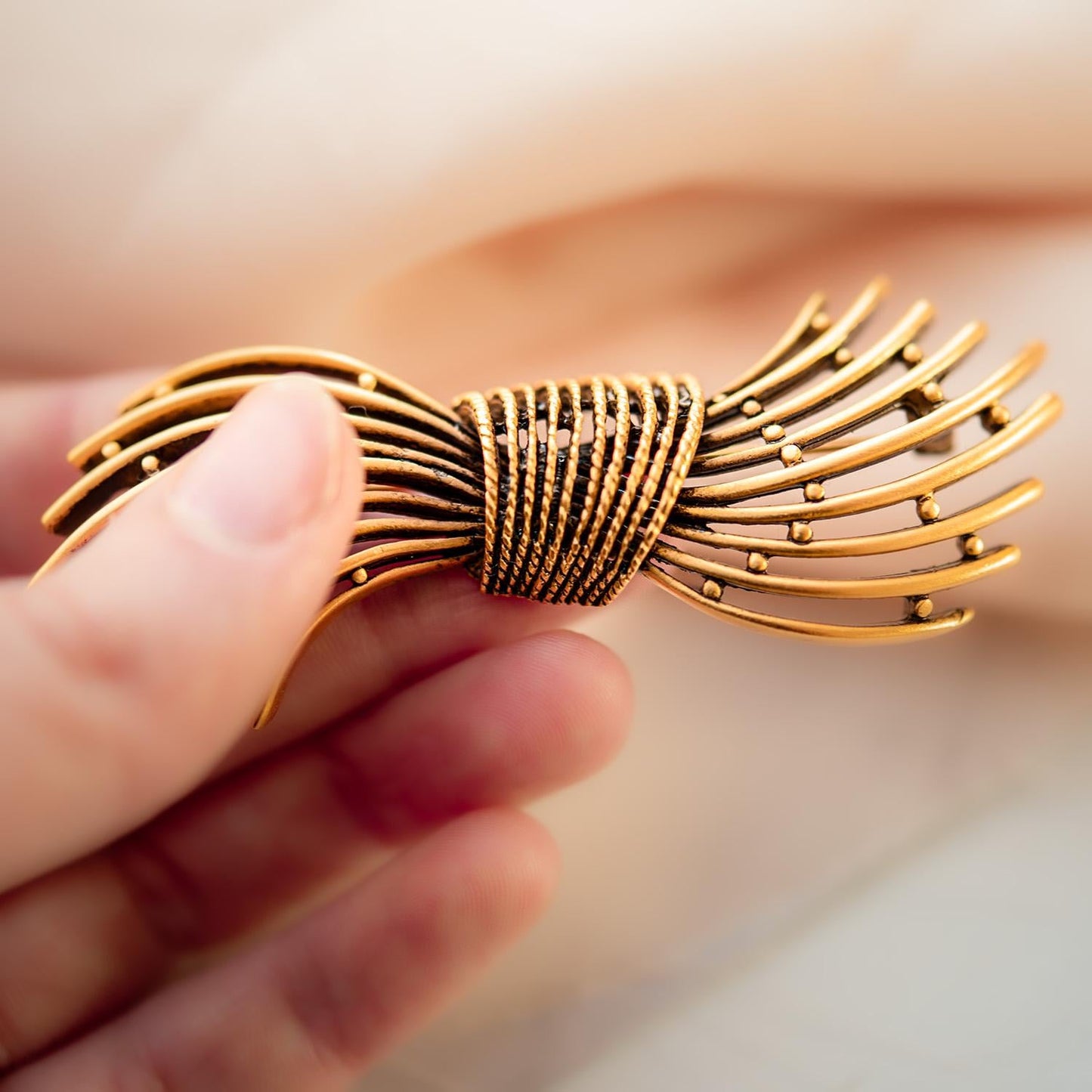 Vintage Oscar de la Renta Gold Swirl Brooch Yellow Gold Plated Designer Pin