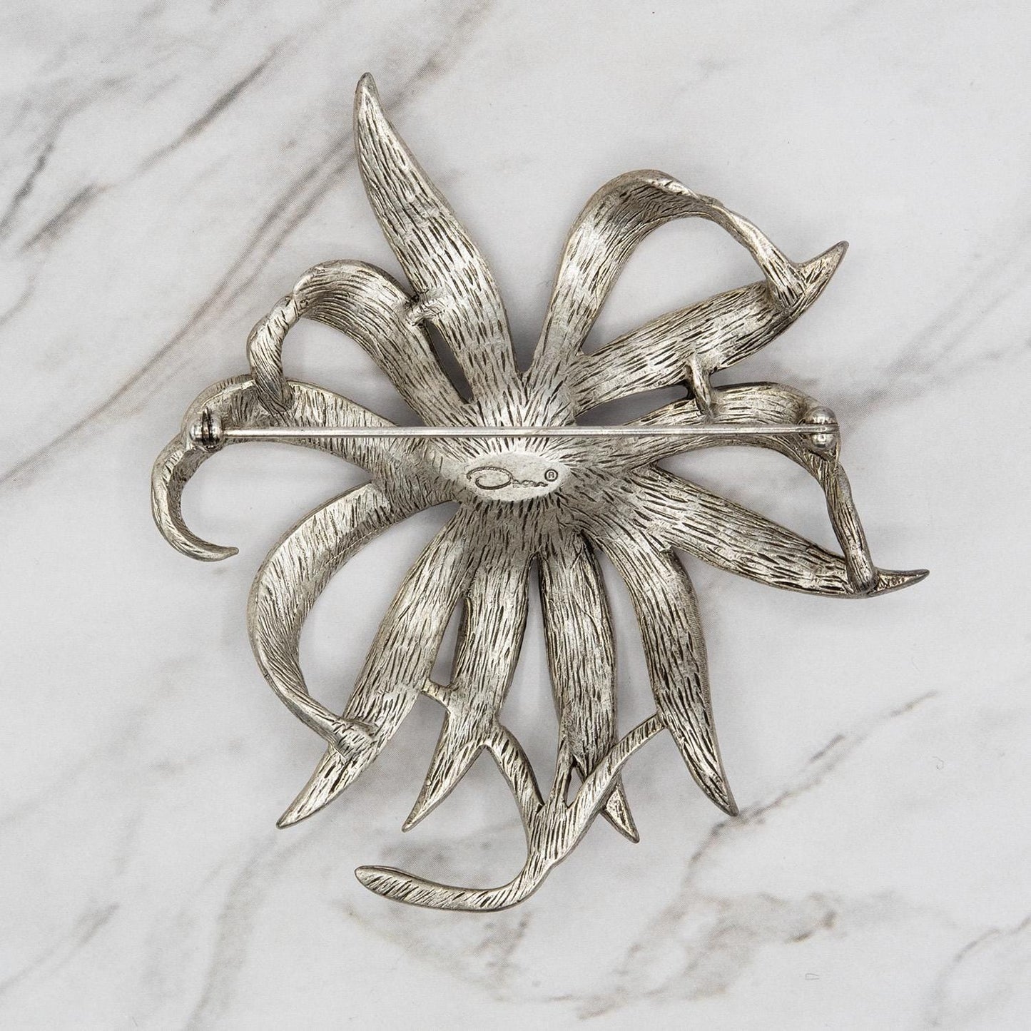 Oscar de la Renta Vintage Large Flower Brooch Silver Designer Flower Pin Womens Antique Lapel Pins