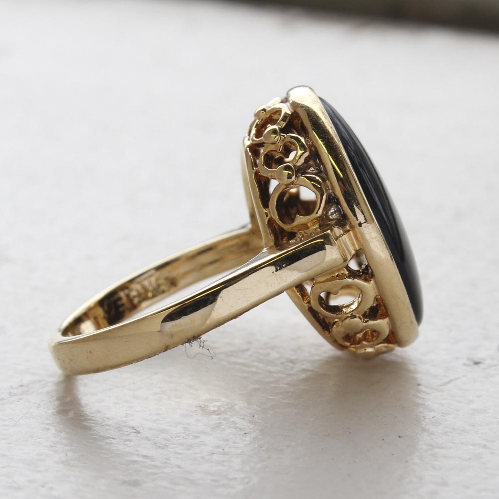 Vintage Jewelry Faux Onyx Stone Set in 18kt Yellow Gold Electroplated Setting  Made in USA