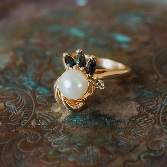 Vintage Ring 1970s Faux Pearl with Sapphire Swarovski Crystals 18kt Gold Jewelry for Women R3025 Size: 9