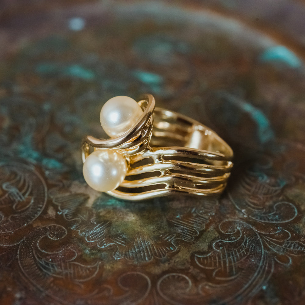 Vintage 1970's Cream Glass Pearl Ring 18k Yellow Gold Electroplated Made in USA