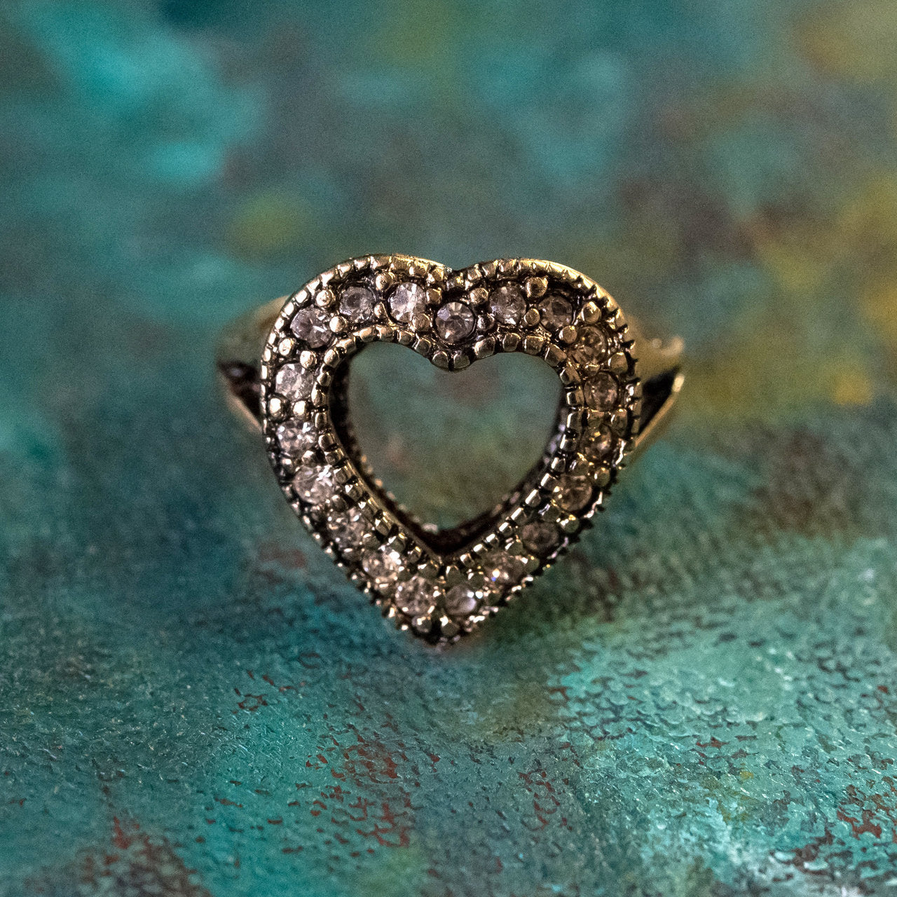 Vintage Ring Clear Swarovski Crystal Heart Ring Antique 18k Gold  R17562 Size: 5