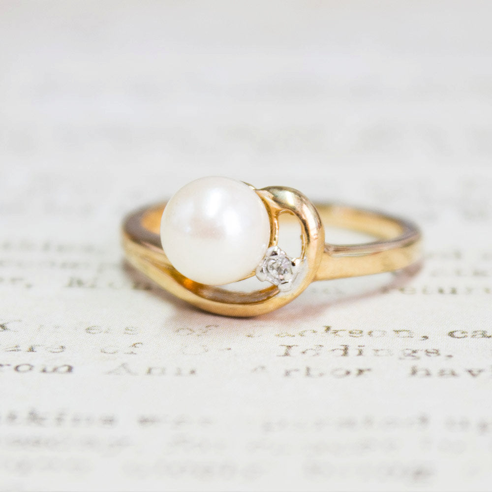 A Vintage Ring Cultured Pearl 18k Gold Plated Ring with Clear Swarovski Crystal Accent Statement Cocktail Jewelry #R1447 - Limited Stock Size: 10