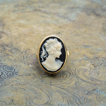 Vintage Jewelry Faux Onyx Stone Set in 18kt Yellow Gold Electroplated Setting  Made in USA