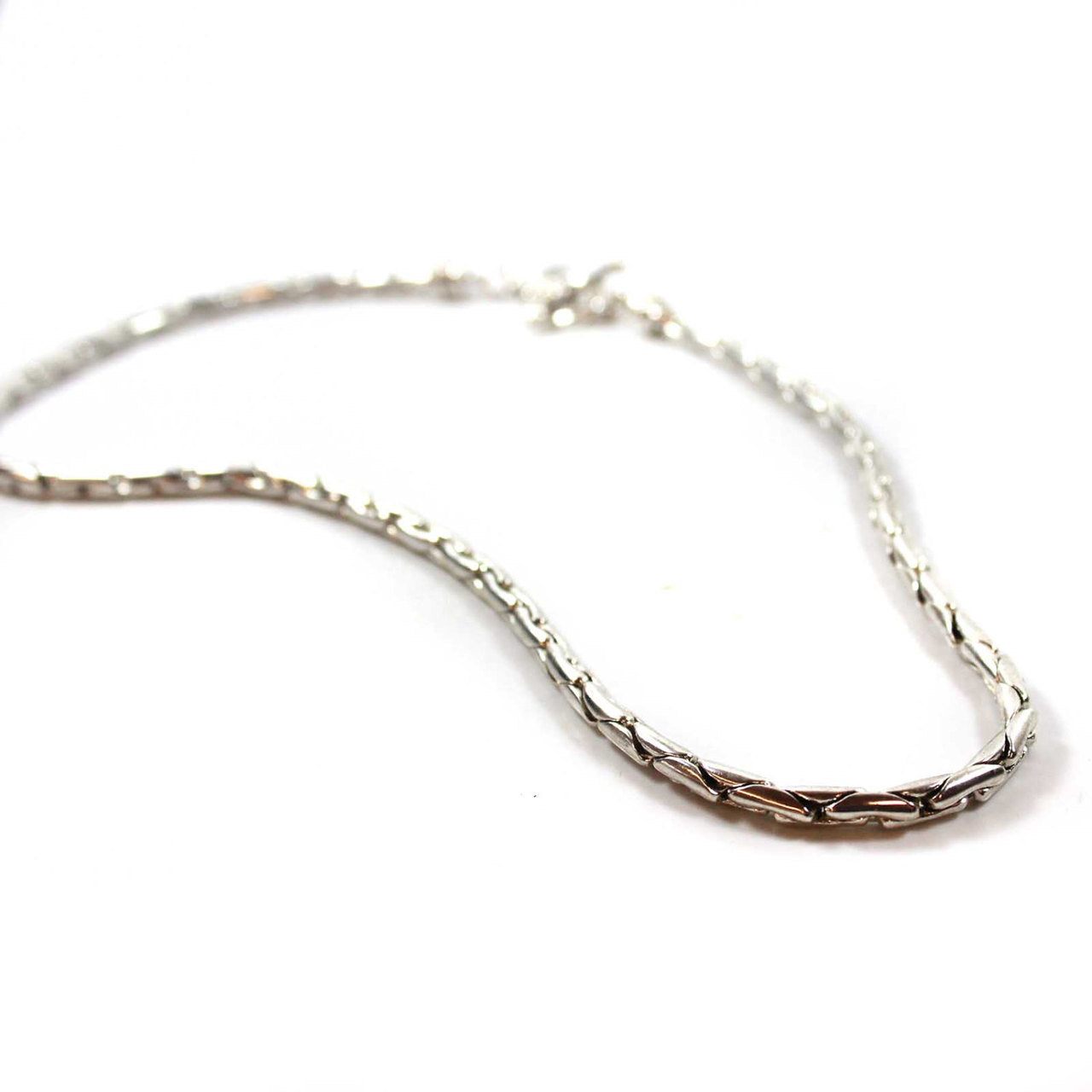 Vintage Oscar De La Renta 14 Inch Silver Tone Rounded Cobra Chain Necklace Toggle Clasp