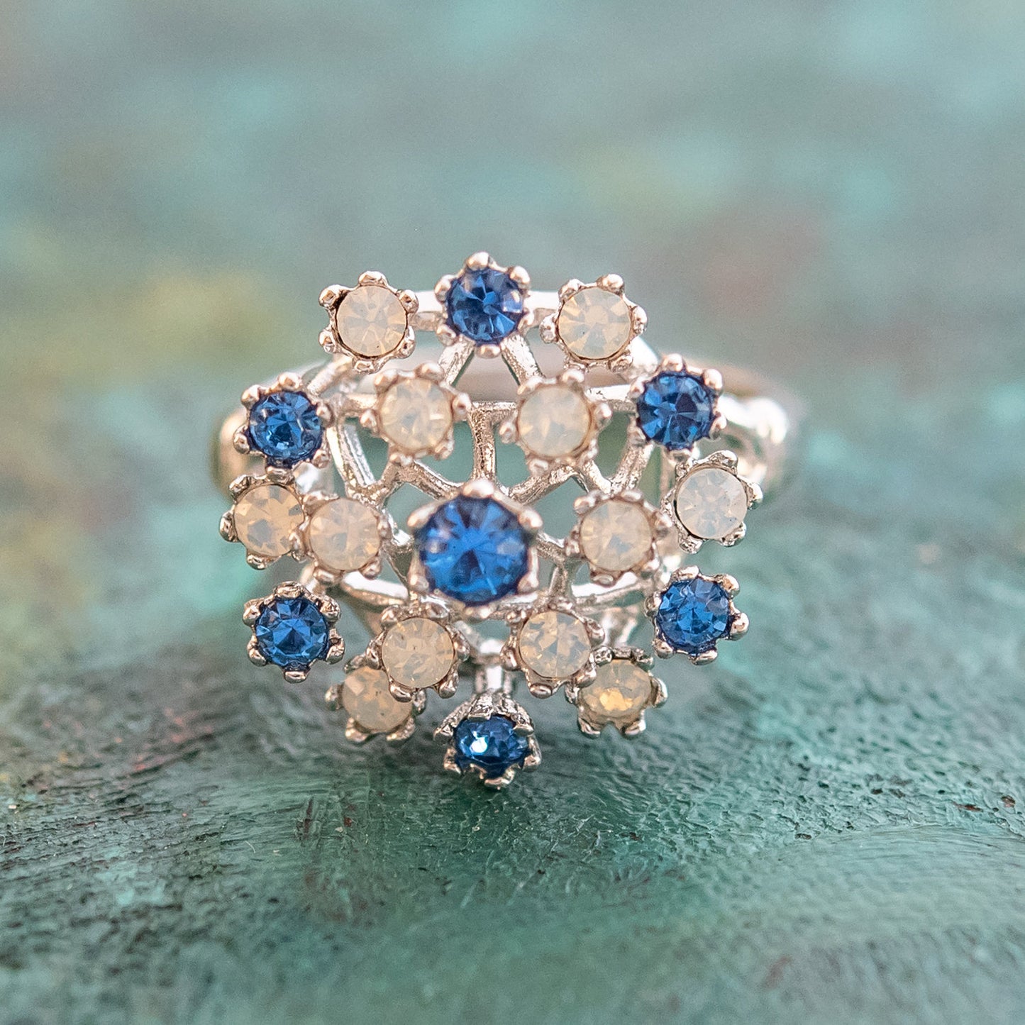 vintage-ring-sapphire-Austrian-crystals-pinfire-opals-white-gold-plated