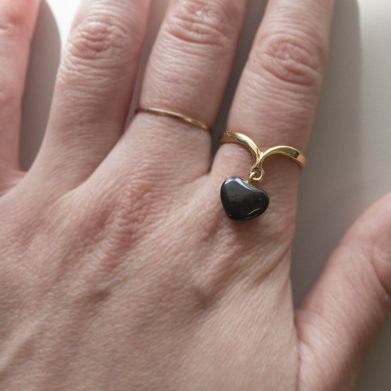 Vintage Ring Dangling Heart Shaped Onyx Stone Ring 18k Yellow Gold Electroplated 1970s Size: 4