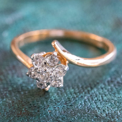 Vintage Jewelry Clear Austrian Crystal Flower Motif Cocktail Ring 18k Yellow Gold Electroplate Size: 5