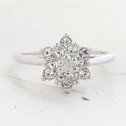 Vintage Ring Jewelry Clear Crystal Flower Motif Cocktail Ring in 18k White Gold Silver Made in the USA R1039 Antique Rings
