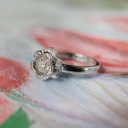 Vintage Ring Flower Ring 18k White Gold Silver R763 Antique Womans Jewelry - Limited Stock - Never Worn