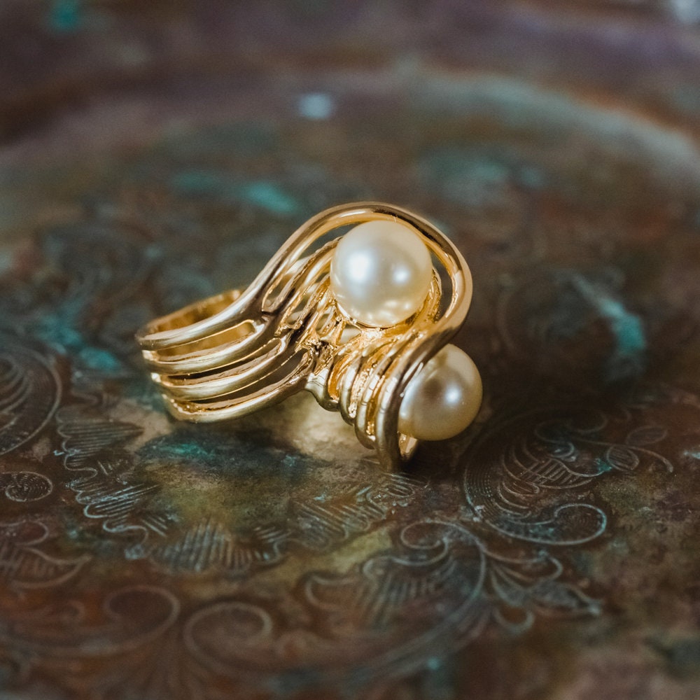 Vintage 1970's Cream Glass Pearl Ring 18k Gold Antique Pearls Womans Jewelry Handmade Pearl R3033 - Limited Stock - Never Worn