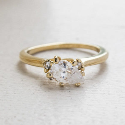 Vintage Ring Cubic Zirconia and Clear Swarovski Crystal 18k Gold Ring R1453 - Limited Stock - Never Worn