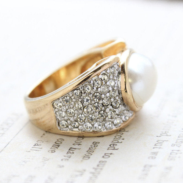 A Vintage Ring Pearl Bead and Clear Swarovski Crystal Cocktail Ring 18k Yellow Gold Electroplated  R1934