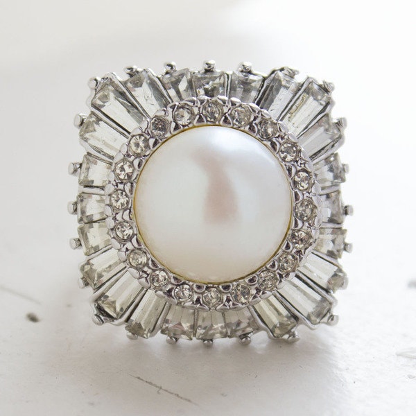 Women's Statement Vintage Ring Pearl and Clear Baguette Crystal Ring 18k White Gold Silver  R1824