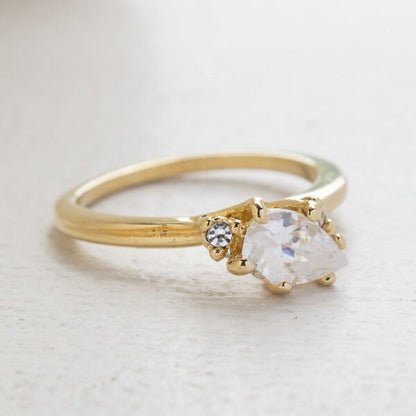 Vintage Ring Cubic Zirconia and Clear Swarovski Crystal 18k Gold Ring R1453 - Limited Stock - Never Worn
