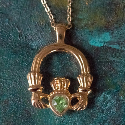 Vintage Claddagh Necklace Peridot Swarovski Heart Crystal Antique 18k Gold Made in the USA N1722