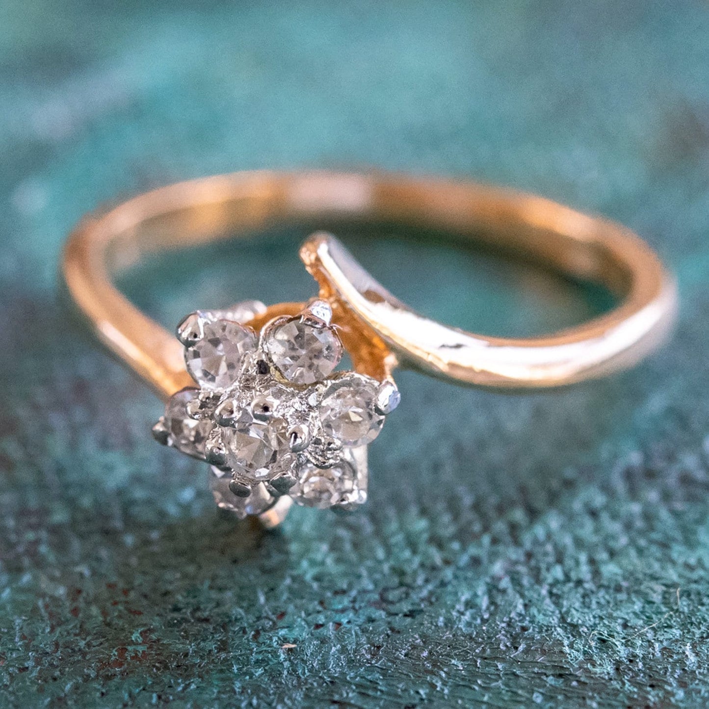 Vintage Ring Jewelry Clear Swarovski Crystal Flower Motif Cocktail Ring 18k Gold R1766 Size: 5