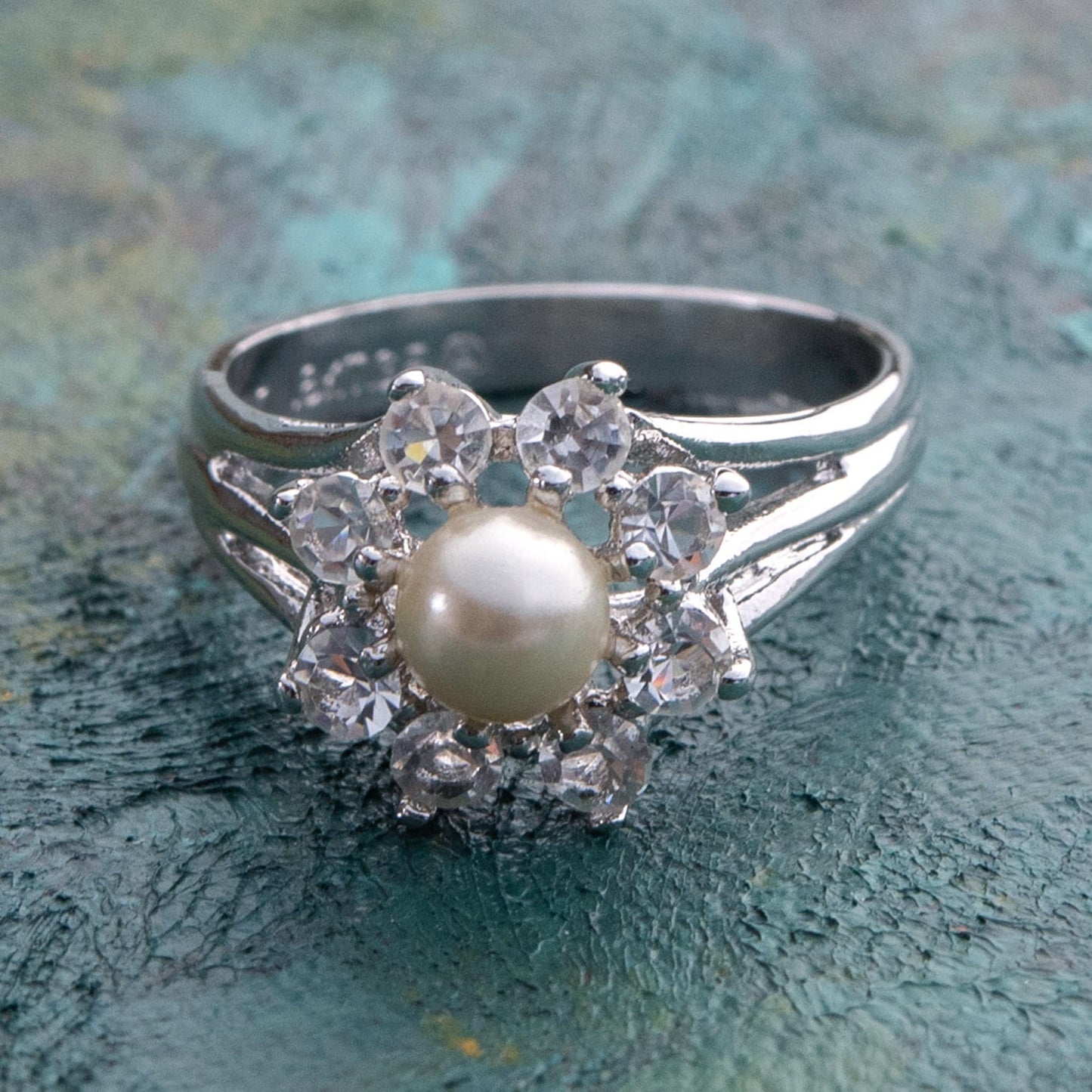Vintage Ring Pearl and Clear Crystal Ring Genuine Rhodium Plated R1875 Size: 5