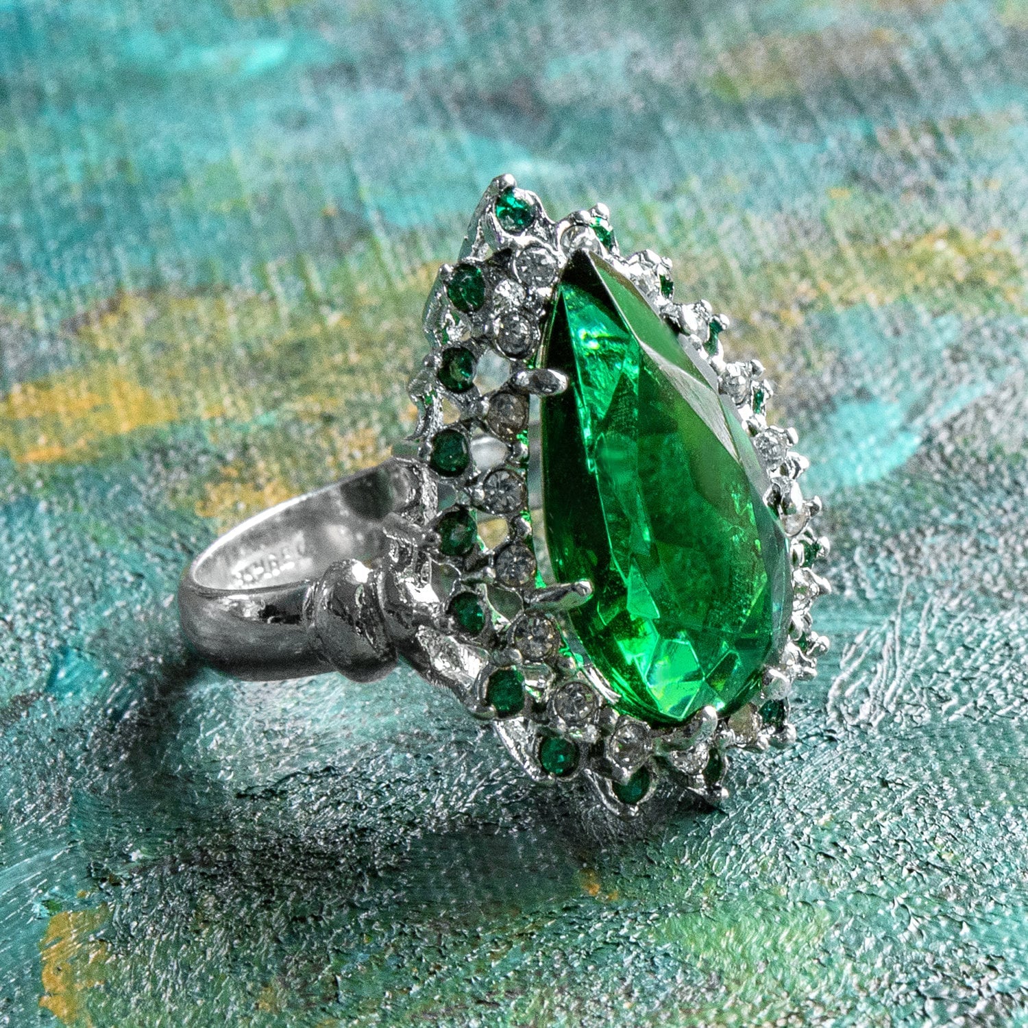 Victorian Emerald and Clear Swarovski Crystals 18k White Gold Silver Cocktail Ring Womans Jewelry #R212 - Limited Stock - Never Worn