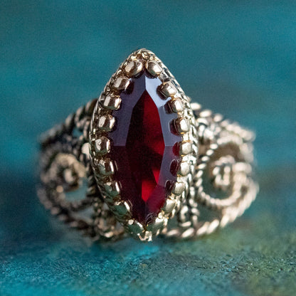 Vintage Ring Emerald Swarovski Crystal Antique 18k Gold Filigree Edwardian Style Womans Victorian Jewelry R1444